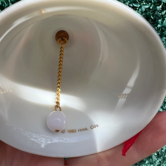 Vintage Hallmark 1983 Mom and Dad Christmas ornament - Picture 4 of 6